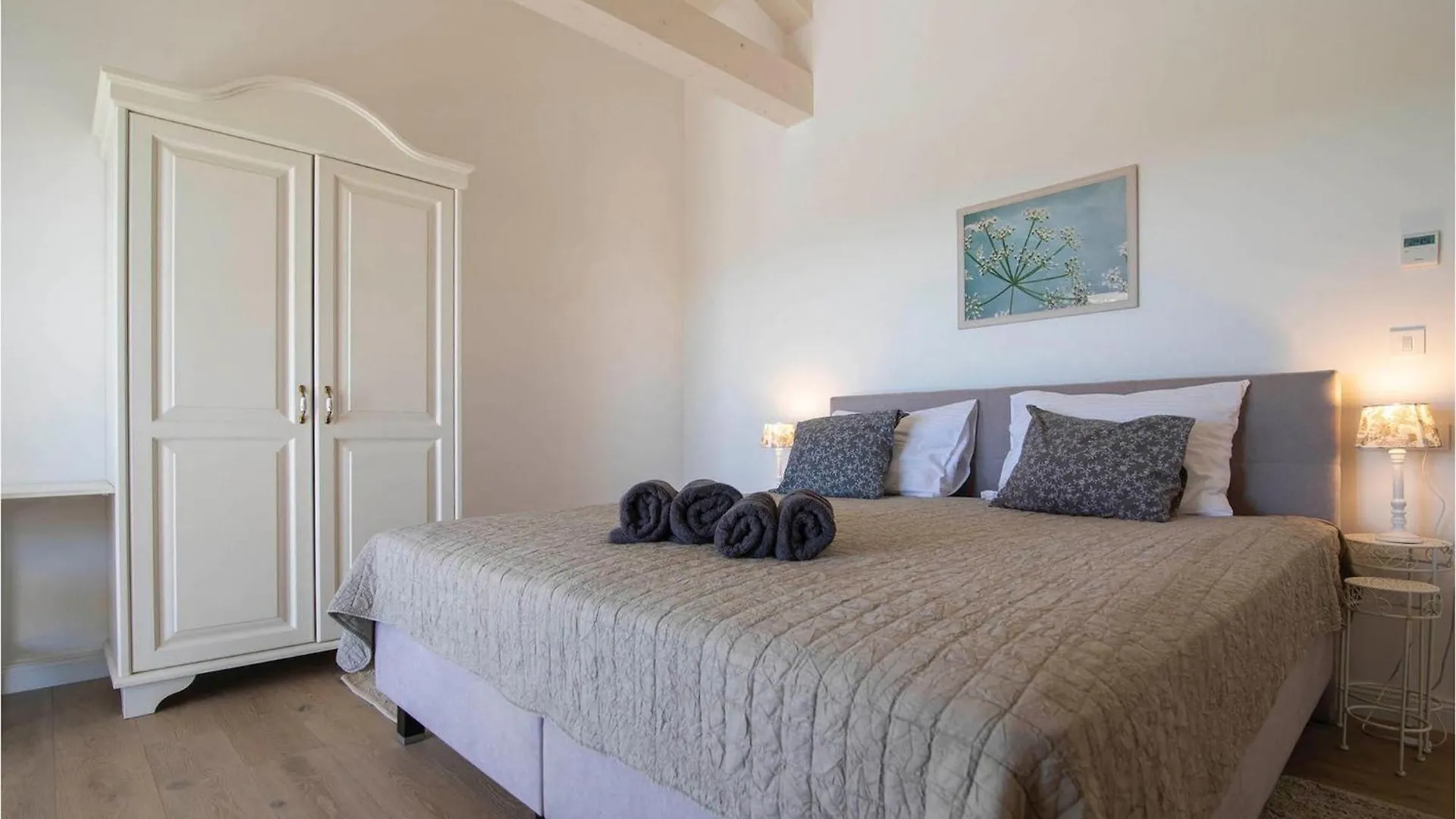 בית נופש Villa Luna Smoljanci