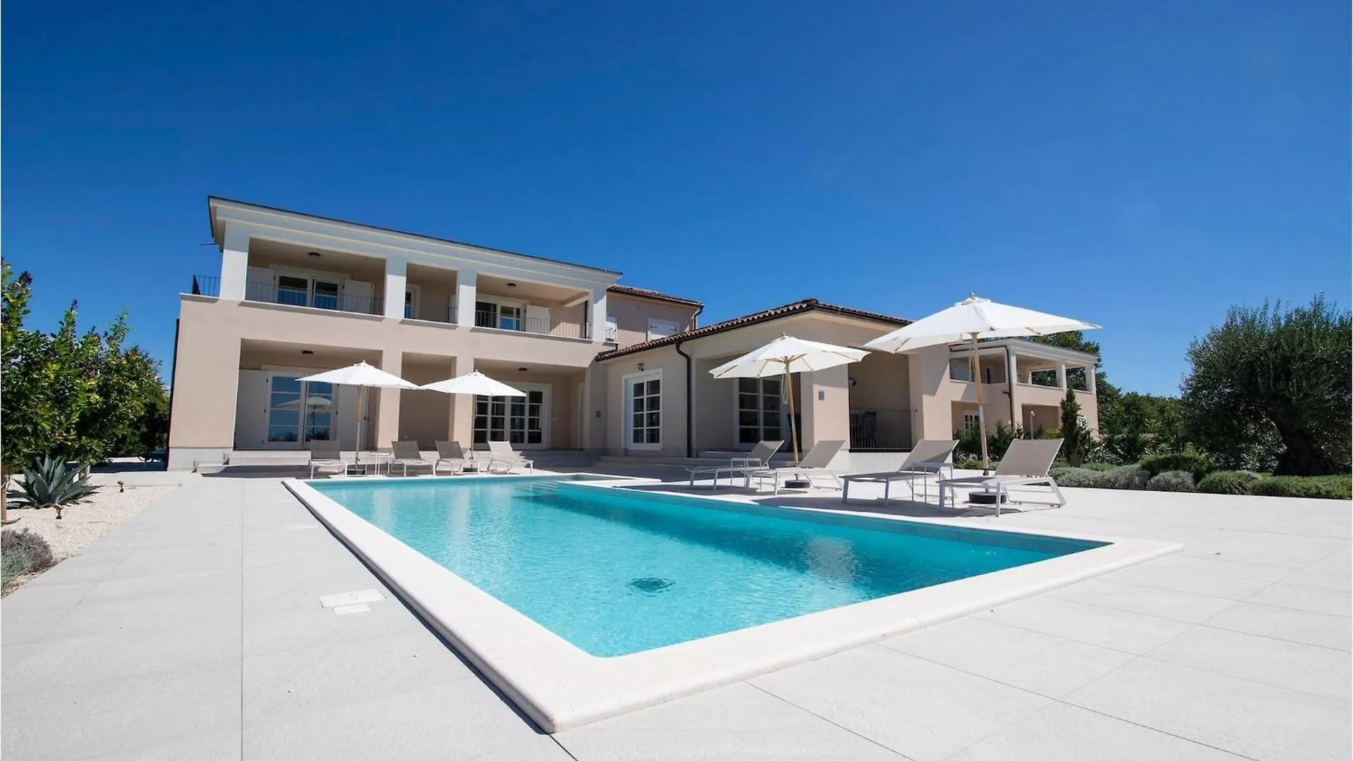Villa Luna Smoljanci 0*,  קרואטיה