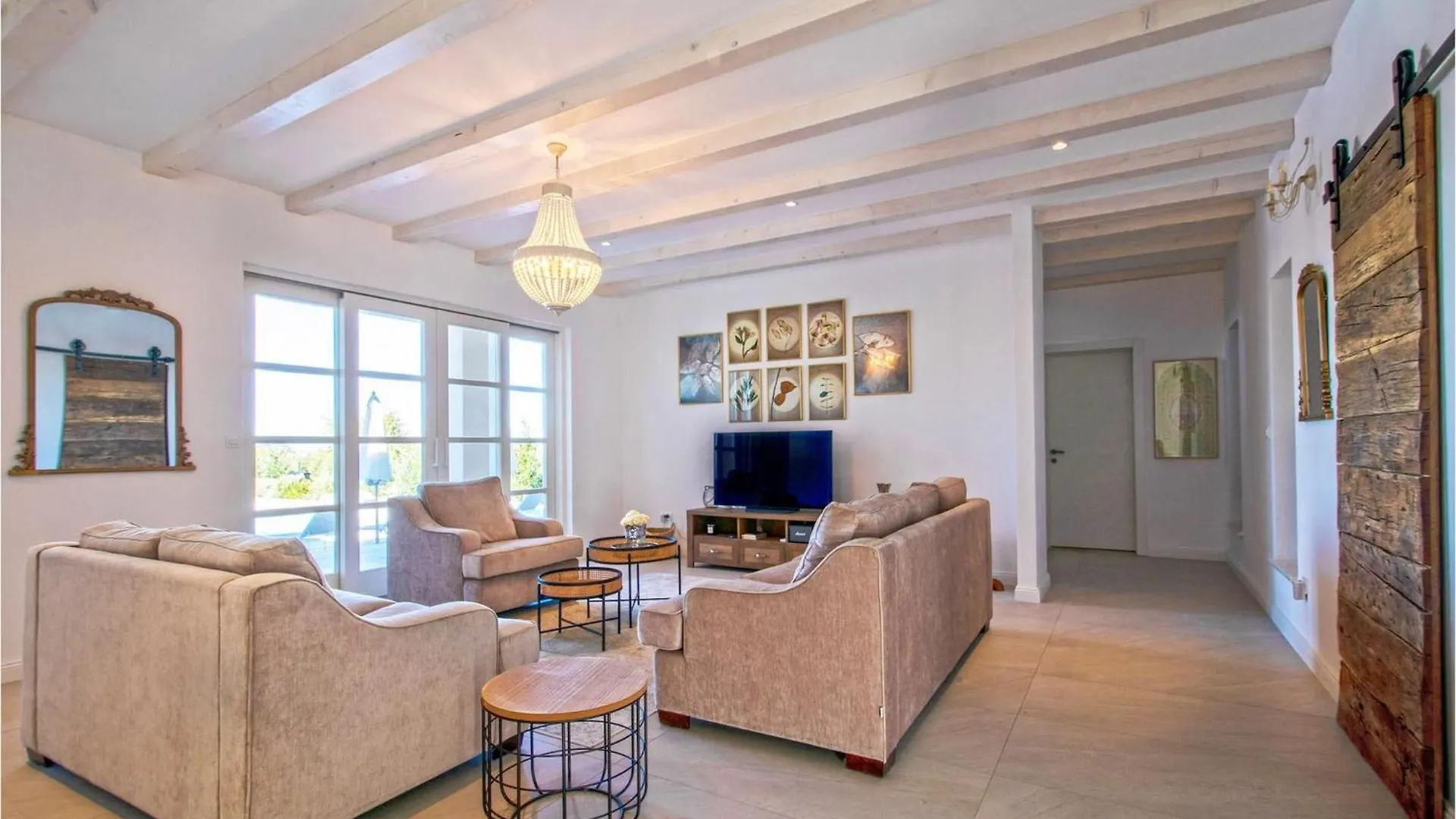 בית נופש Villa Luna Smoljanci